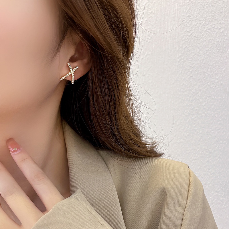Khuyên Tai Chữ Thập Đính Đá Lấp Lánh Sang Trọng