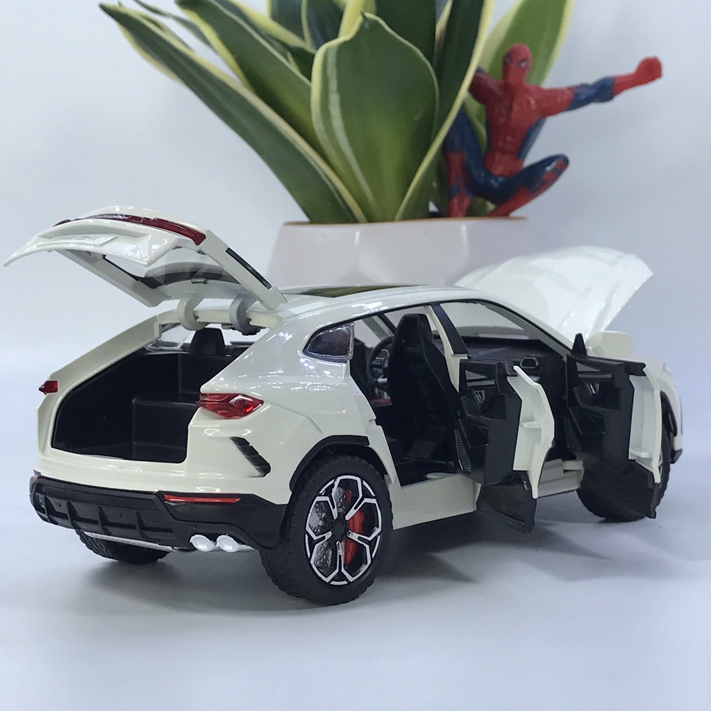 Mô hình ô tô siêu xe Lamborghini Urus tỷ lệ 1:24 hãng Chezhi sản xuất bằng kim loại cao cấp