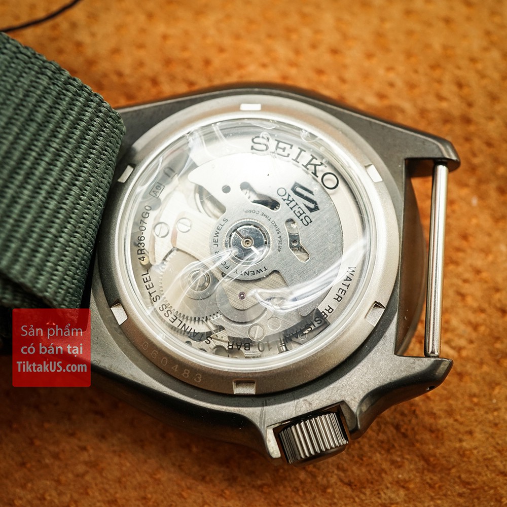Đồng hồ nam Seiko 5 Sport 2019 dây vải NATO SRPD77K1