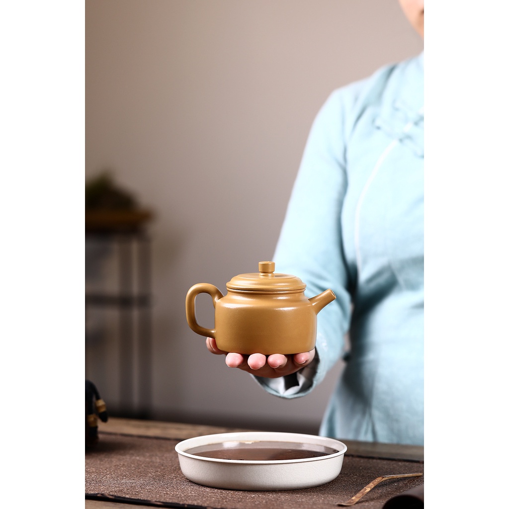 Ấm Tử Sa Nghi Hưng Đức Chung 250 ml (Hoàng Kim Chu Nê)