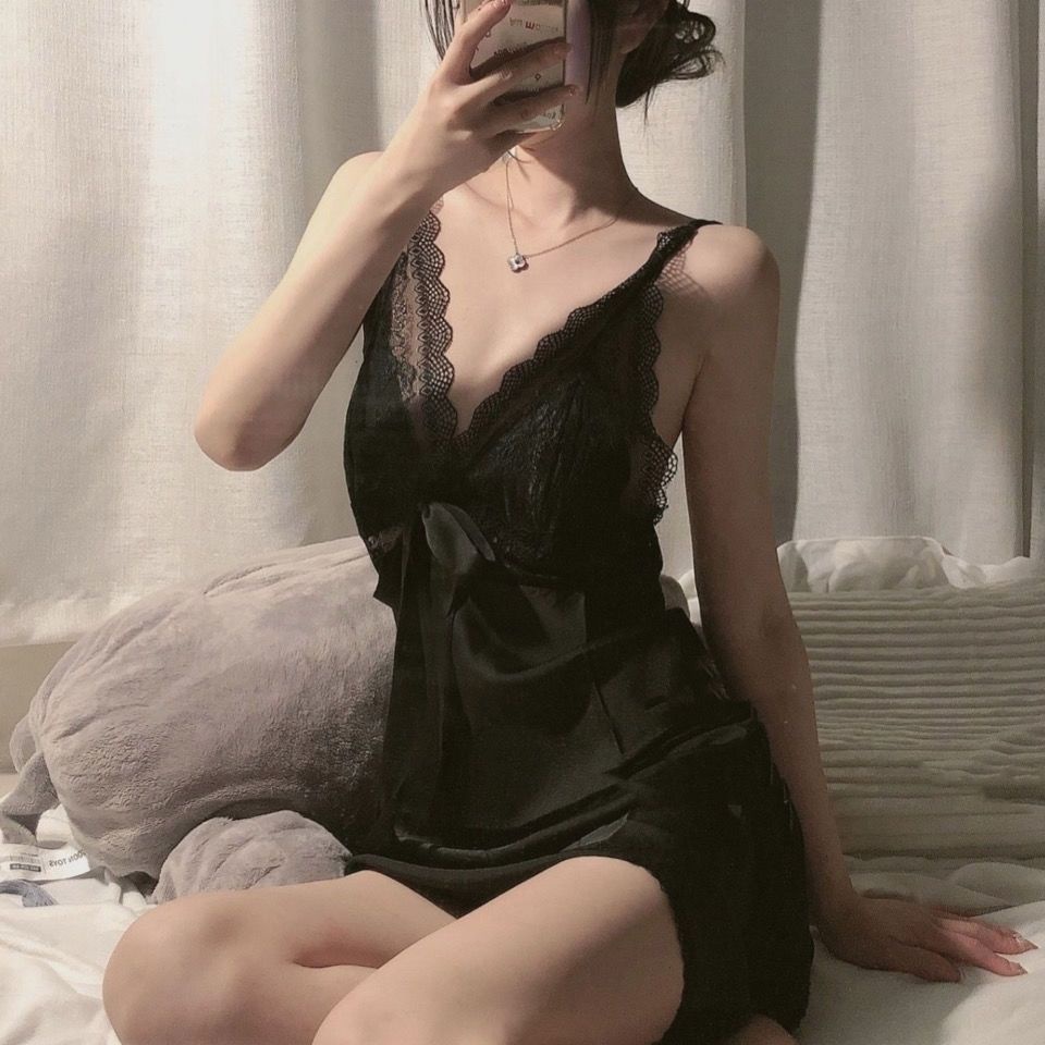 Đầm Hai Dây Cổ Chữ v Bằng satin Phối Ren Phong Cách Thời Trang Quyến Rũ Dành Cho Nữ