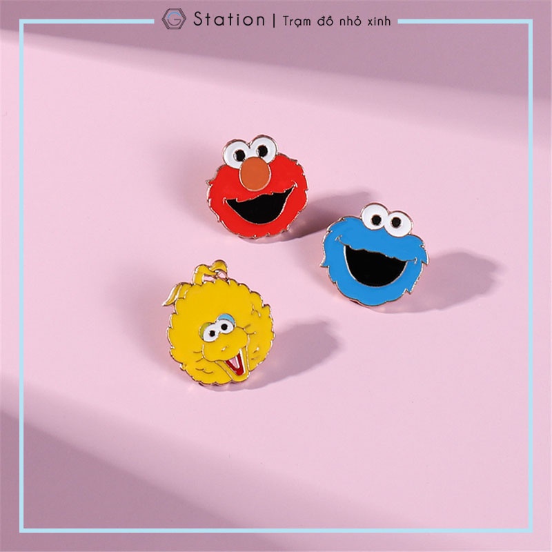 Pin cài áo Elmo trong Sesame Street - GC387