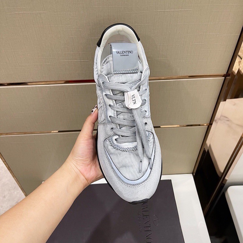 Giày sneaker thời trang nam Valentino = VLTN da thật cao cấp mẫu mới 2021 với thiết kế đầu xuân hè.