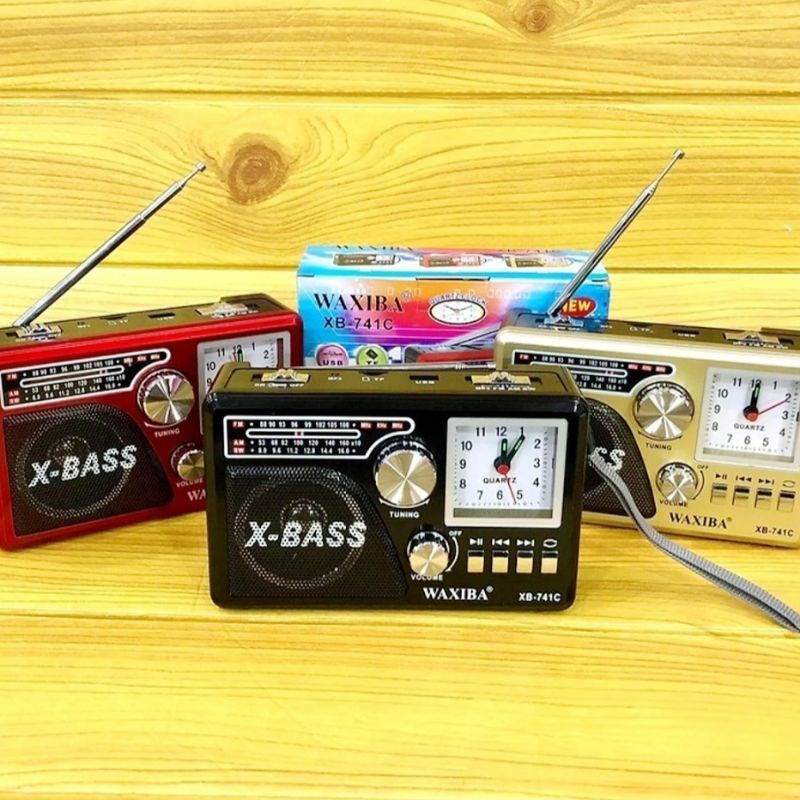 Radio WAXIBA XB-741C Có Đồng Hồ Xem Giờ