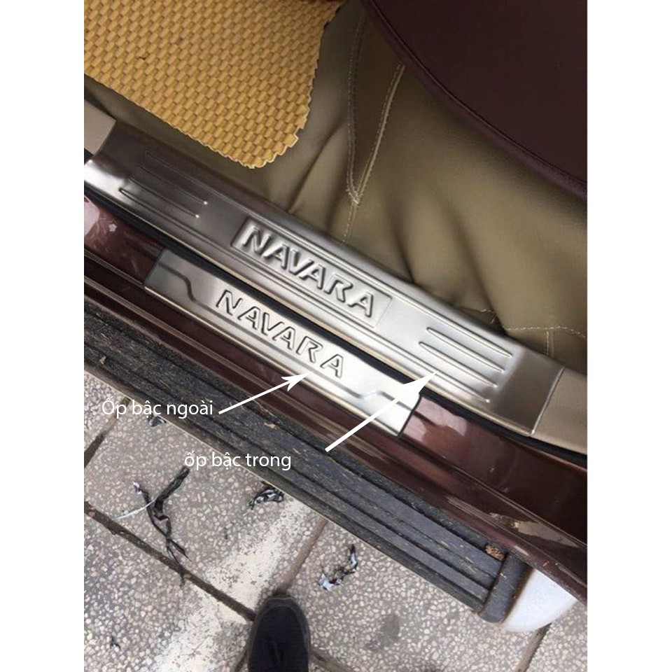 Ốp Bậc Cửa, Nẹp Bước Chân xe Nissan Navara 2016 đến 2020 Mẫu Inox ko gỉ