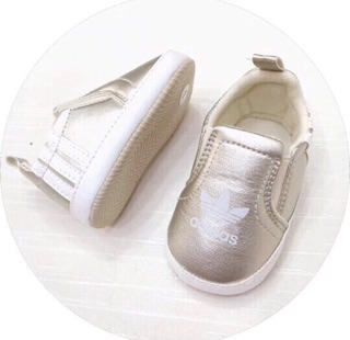 Giày tập đi adidas cho bé