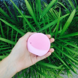 Máy rửa mặt thay pin Foreo LUNA Play Plus
