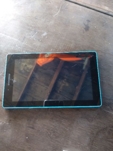 Lenovo TB-701E Ram 2G bộ nhớ máy 16G đang sử dụng rất tốt, màu xanh đen rất đẹp nha mọi người | BigBuy360 - bigbuy360.vn