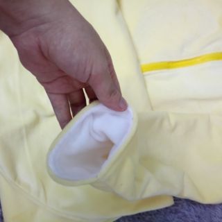 Com bo áo choàng của khách