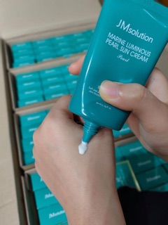Kem chống nắng JM solution dạng tuýp