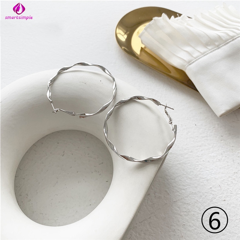 Đôi Khuyên Tai Hình Tròn Thiết Kế Đơn Giản Thời Trang Cho Nữ