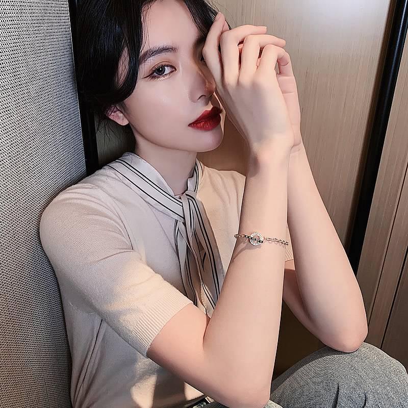 Vòng đeo tay thiết kế đơn giản in chữ phong cách Hàn Quốc cho nữ sinh | BigBuy360 - bigbuy360.vn