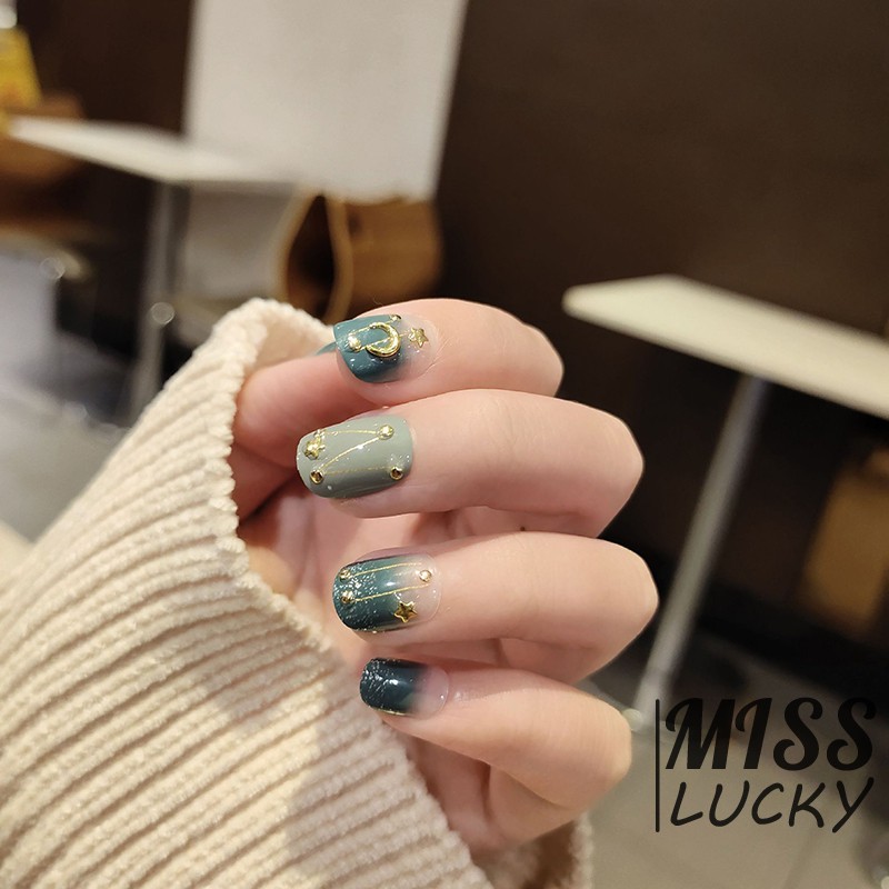 Bộ 24 miếng dán trang trí móng tay in hình trăng sao xinh xắn