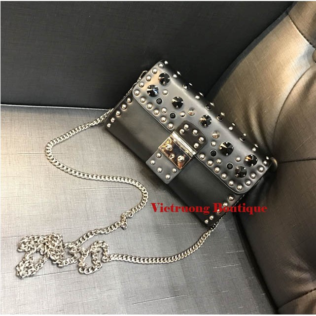 Clutch nữ cầm tay đinh tán