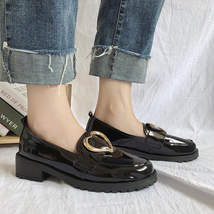 Giày búp bê đế bằng in họa tiết trái tim phong cách thời trang xinh xắn cho phái nữ | BigBuy360 - bigbuy360.vn