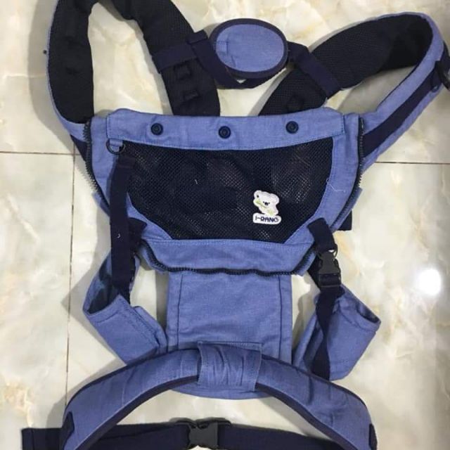 Địu cho bé sơ sinh