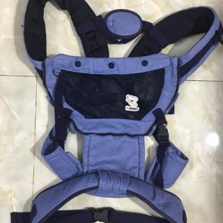 Địu cho bé sơ sinh