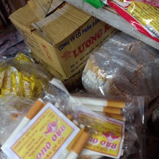 1 gói 7 chiếc kẹo hình điếu thuốc