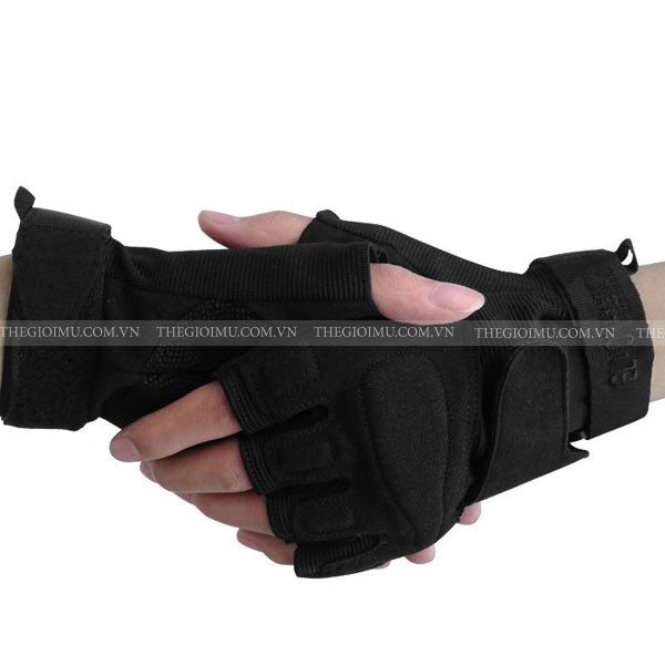 Găng tay đi phượt tập Gym Black Hawk ngón cụt đen