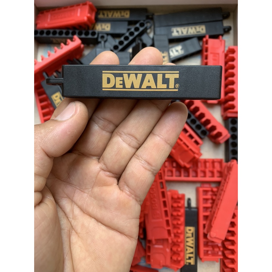 Chân đế gắn mũi vít , mũi khoan Dewalt ( Giá là giá 1 chân đế )