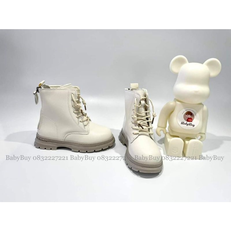 GIÀY BỐT CAO CỔ CHO BÉ GÁI , BỐT CHO BÉ CHẤT DA LÌ MÀU TRẮNG KEM PHỐI 2 KHOÁ PHÍA SAU ( BOOT KHOÁ SAU)
