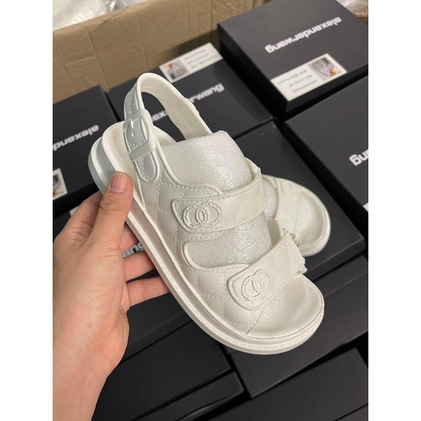 Giày Sandal nhựa nữ khóa cài 2 quai ngang logo đi học đi biển chống nước chống trơn - SD003
