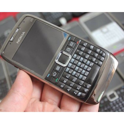 ĐIỆN THOẠI CỔ GIÁ RẺ NOKIA E71 XÁM Kèm Pin Sạc