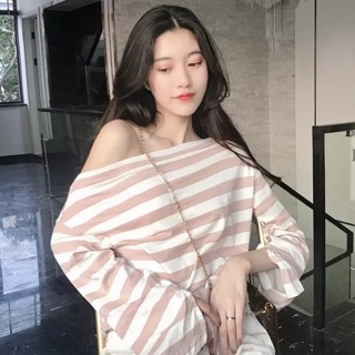 Áo phông tay dài cổ thuyền