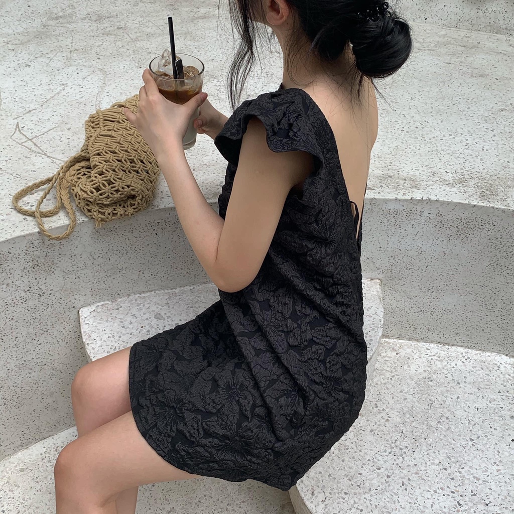 ĐẦM ĐEN HỞ LƯNG TAY BƯỚM XINH XẮN - NILOSS DRESS