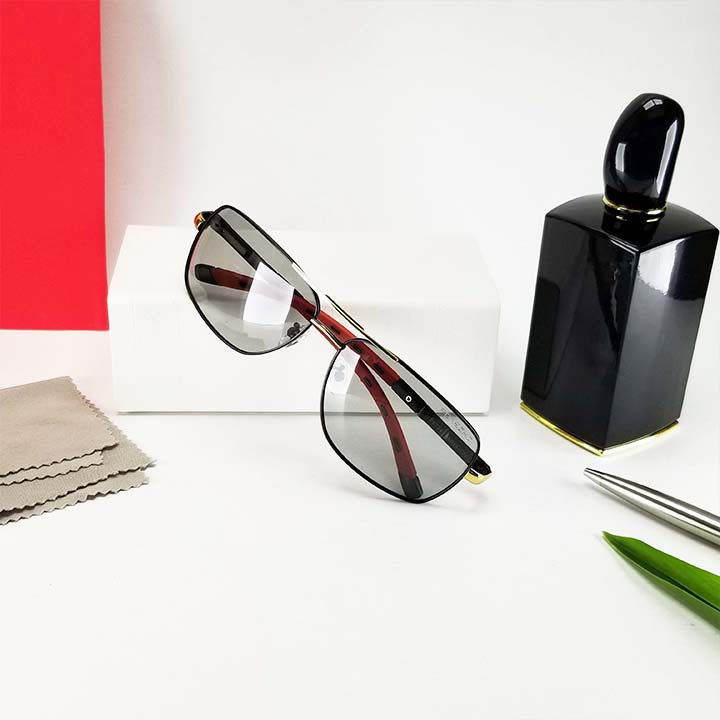 Kính nam đổi màu mắt vuông càng đỏ