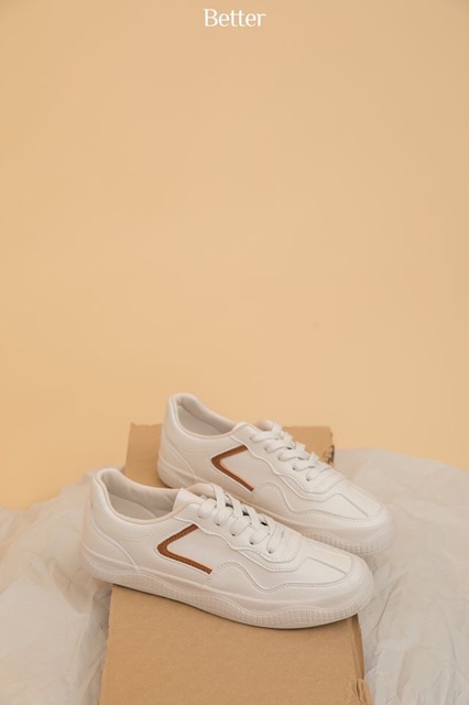 Giày nữ da trắng Sneaker All White viền chữ V Better Shoes 021019001 021019002