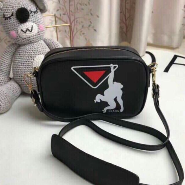 PR^DA superVip - Size: 23cm - Fullbox, chất da cực đẹp. Đeo lên yêu lắm ạ