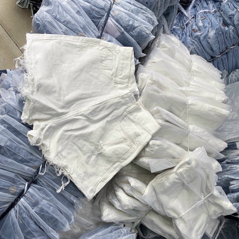 Quần short jeans lưng cao rách nhẹ