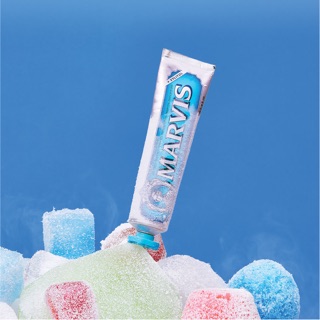Kem đánh răng Marvis Aquatic Mint