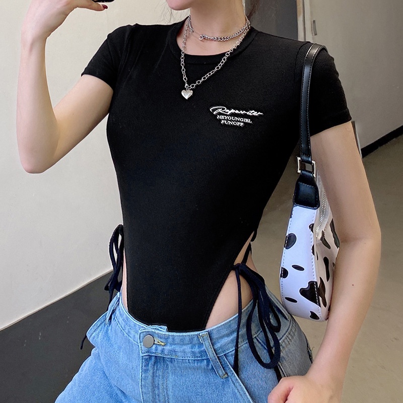 Bộ đồ liền thân tay ngắn in họa tiết bên hông thời trang cho nữ