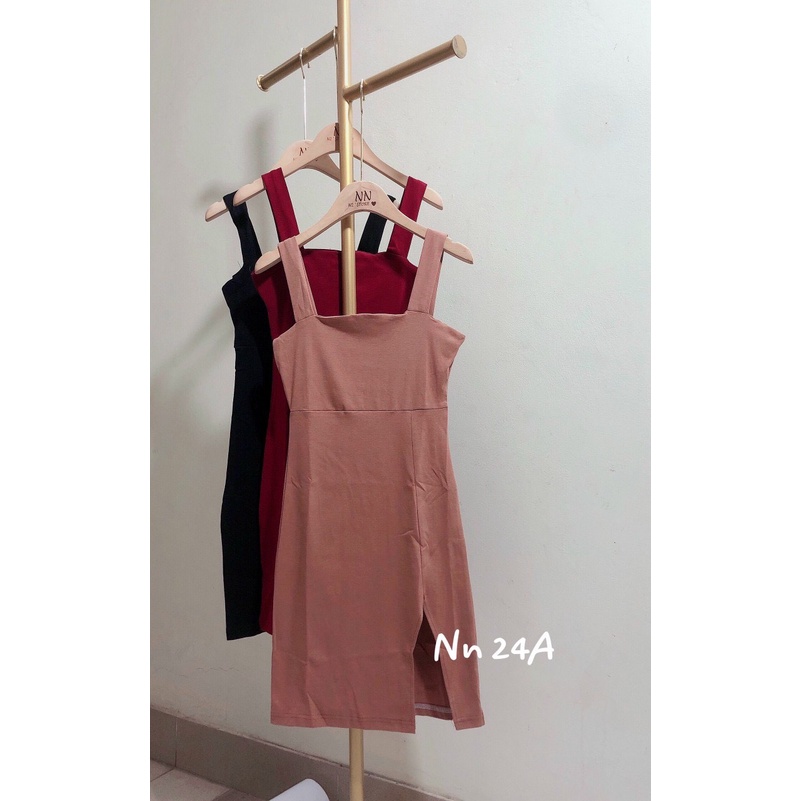 Váy 2 dây bản to xẻ đùi