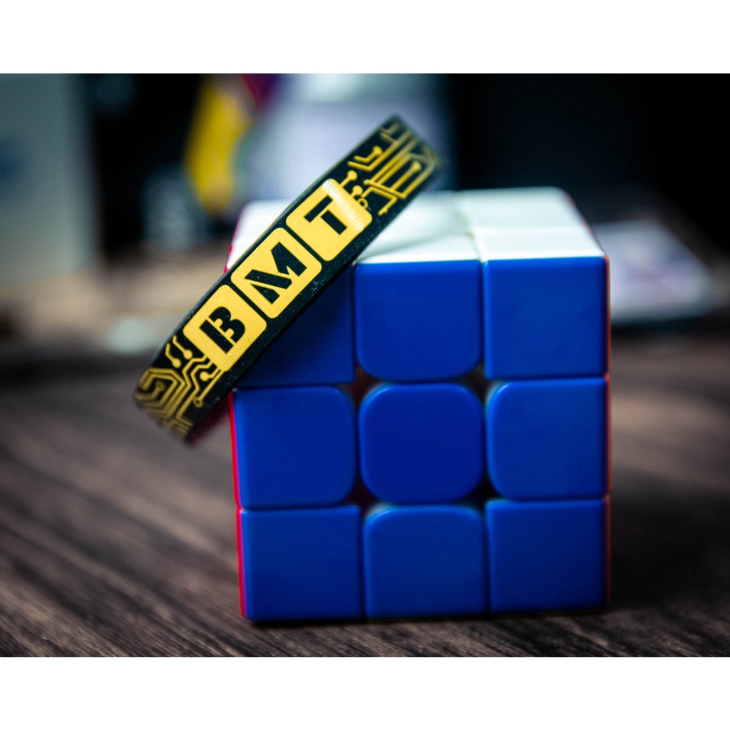 Vòng tay thời trang, RUBIK BMT
