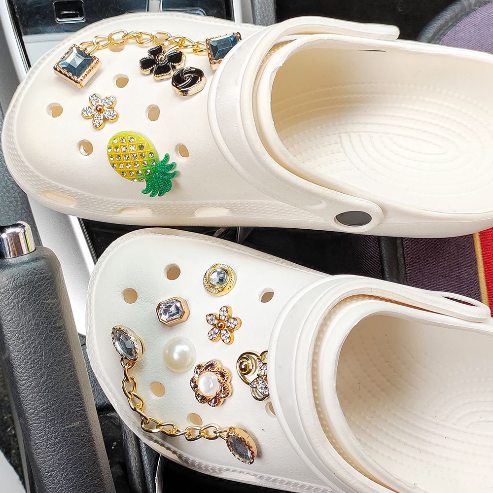 dép crocs đế cao 7cm kèm stick dứa , đính đá dây xích [A10]