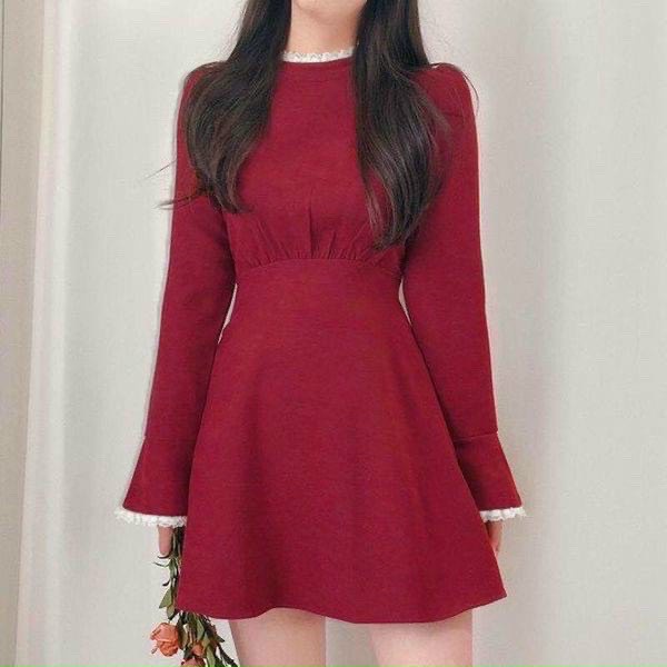 Đầm thời trang nữ mặc đi chơi, đầm chất umi dày tay dài cổ ren phối tay ren váy xoè có 2 màu xanh và đỏ