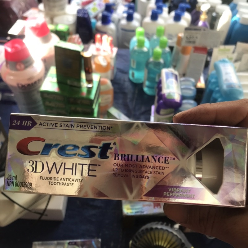 Kem đánh răng trắng răng Crest 3D White Brilliance