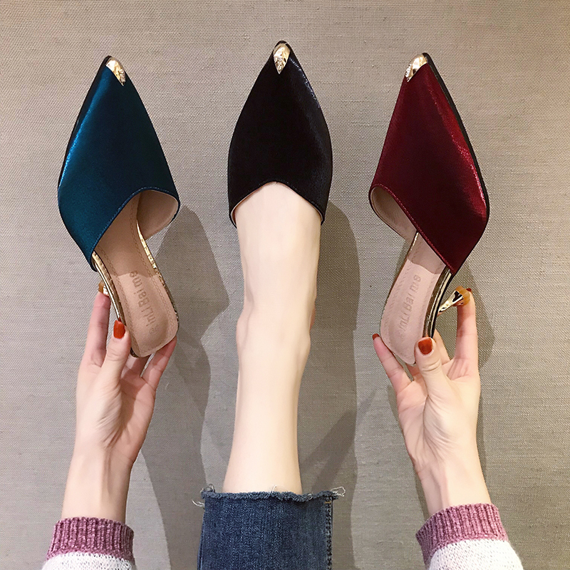 Dép mũi nhọn thời trang dành cho nữ