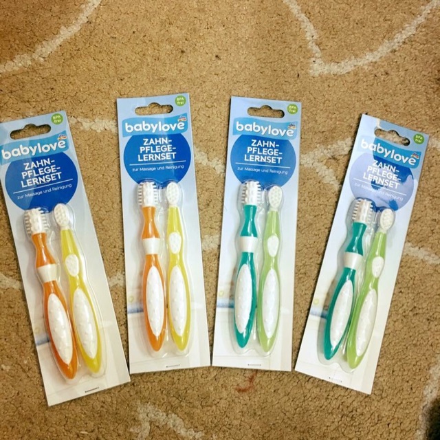 Set rơ lưỡi và đánh răng cho bé Đức