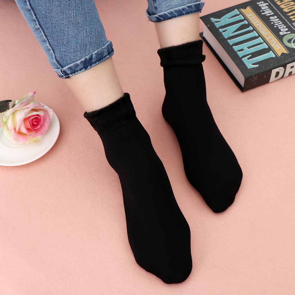 Đôi vớ nhung dày giữ ấm mùa đông nhiều màu dành cho nữ
