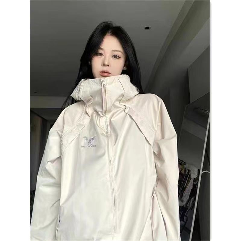 Áo Khoác Có Nón Phối Khóa Kéo Thêu Họa Tiết Màu Trắng Đen Thời Trang 2022 Cho Nữ