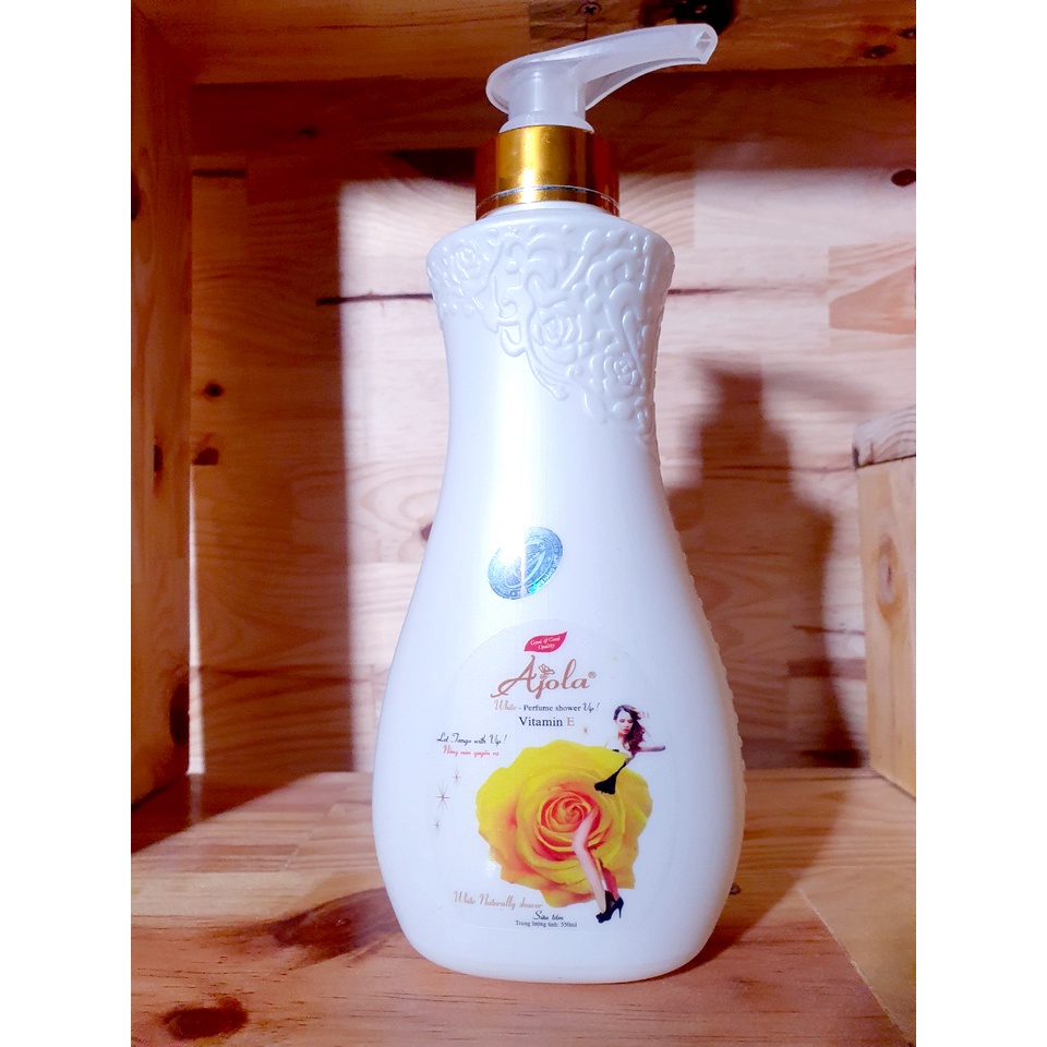 Sữa Tắm Trắng Da Ajola White Naturally Shower Vitamin E Hương Nước Hoa Hồng 1200ml