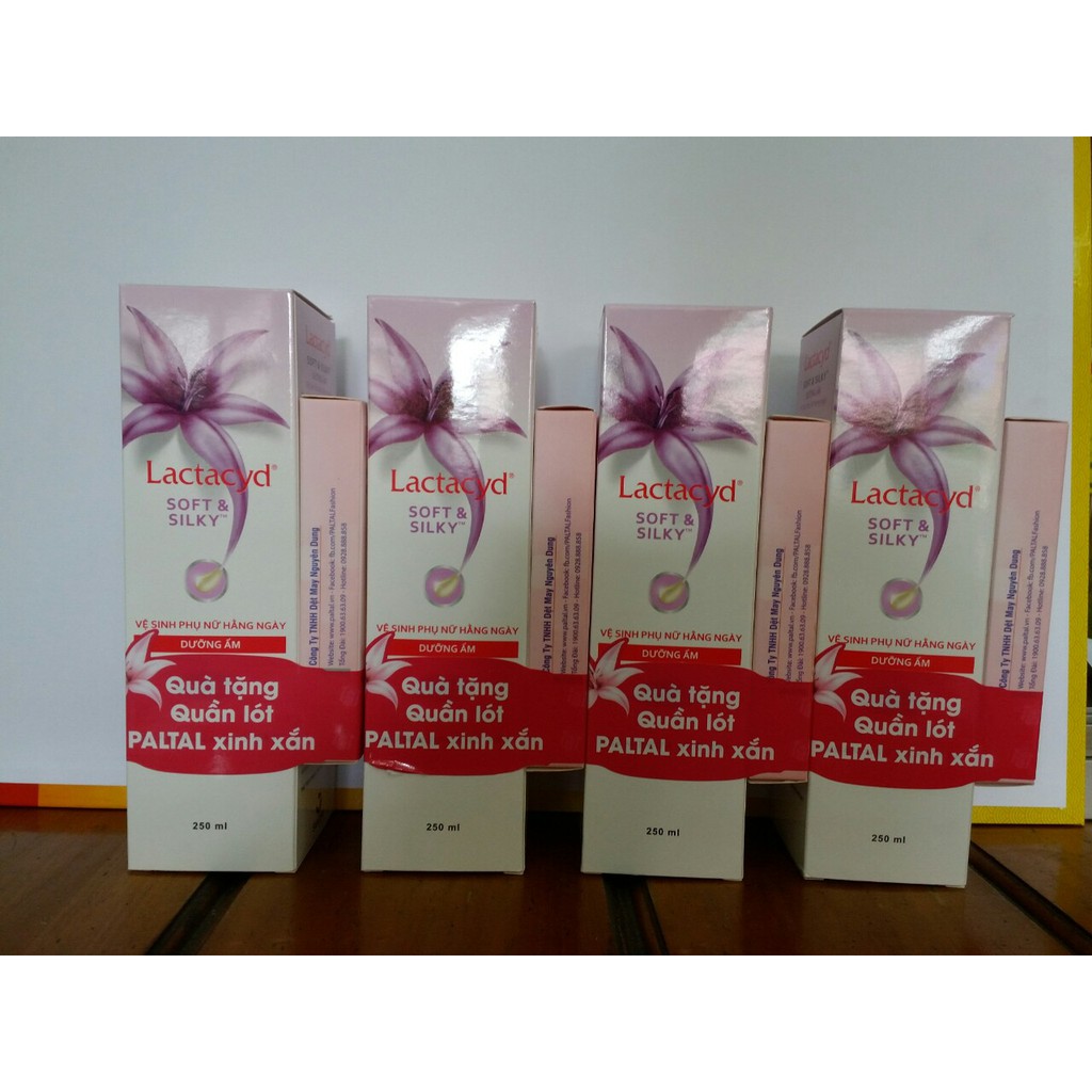 Dung dịch vệ sinh phụ nữ Lactacyd Soft & Silky