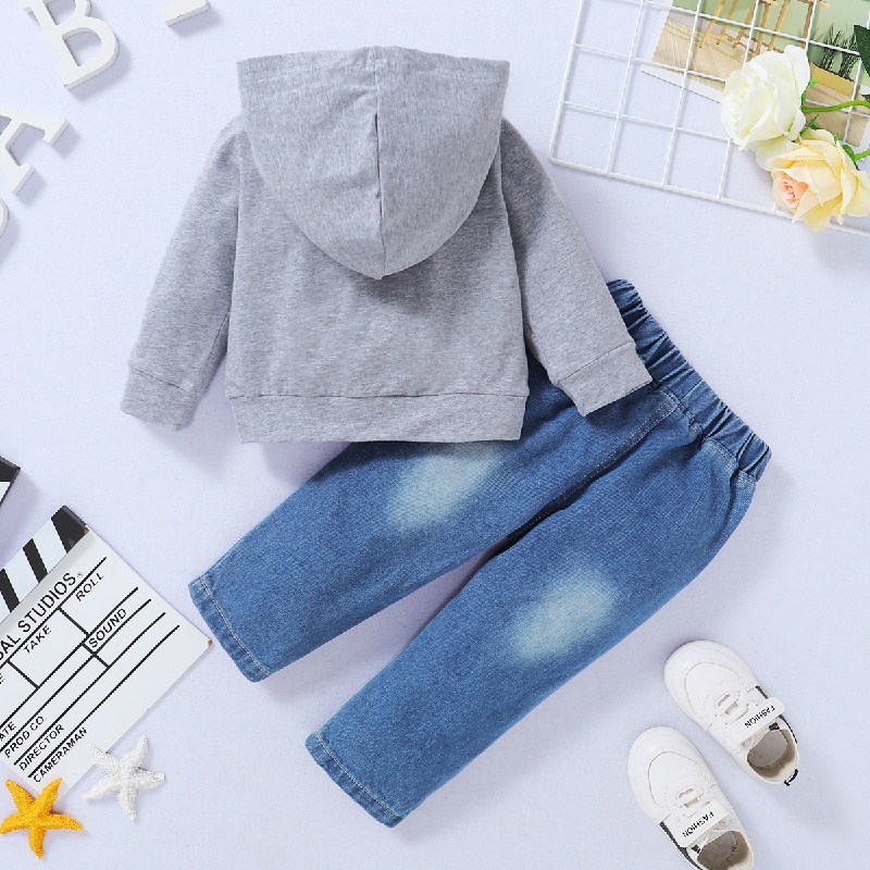 Set đồ 2 món Mikrdoo gồm áo hoodie tay dài in chữ + quần denim thời trang mùa thu cho bé