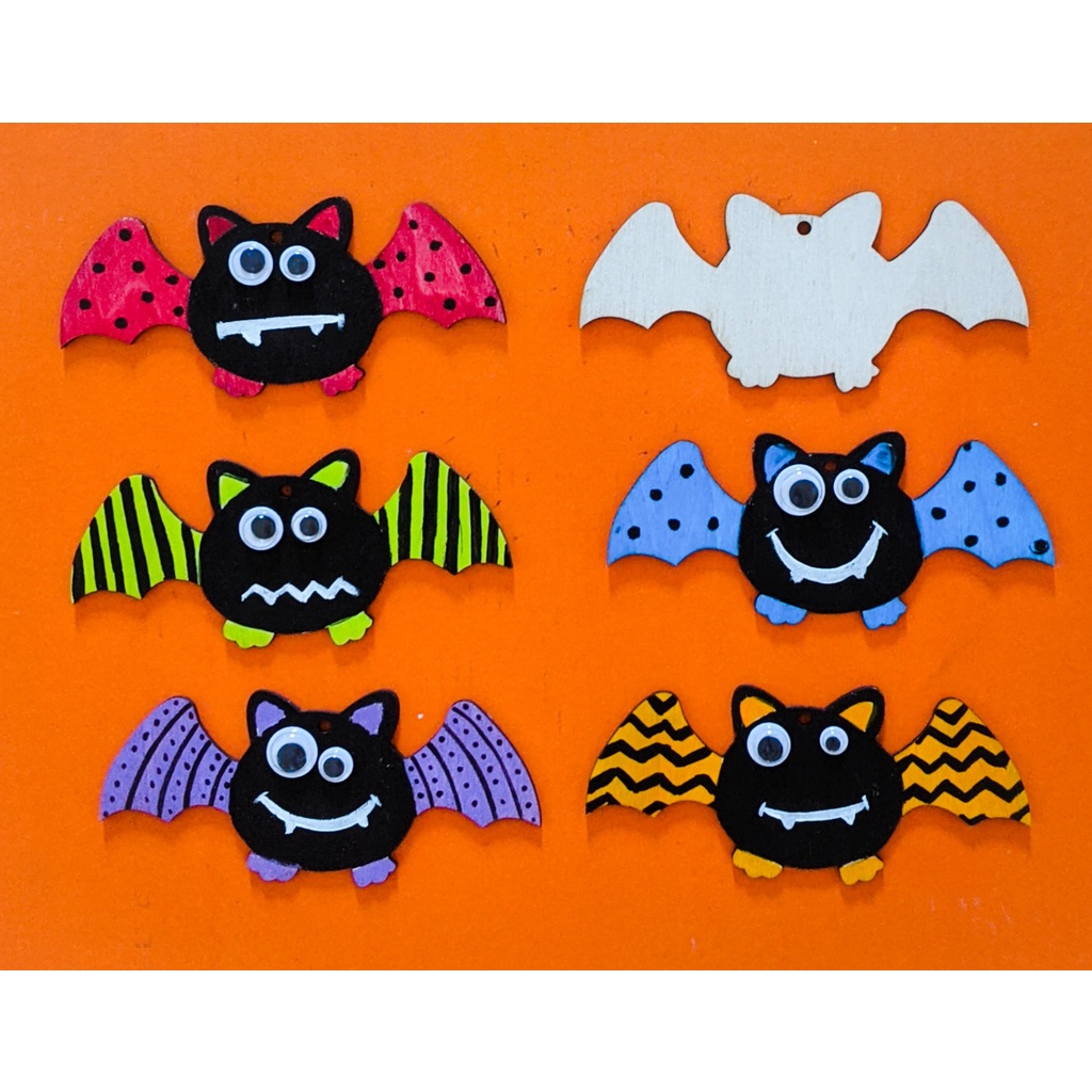 Set tô màu gỗ Halloween chủ đề ngôi nhà ma quái và chuông gió