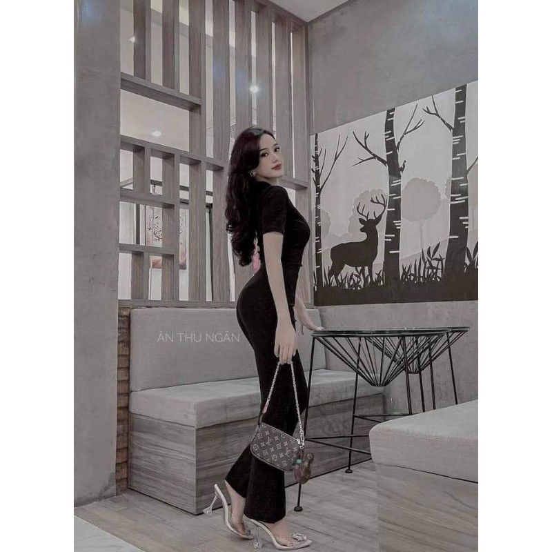 Jumpsuit ống loe cổ tim