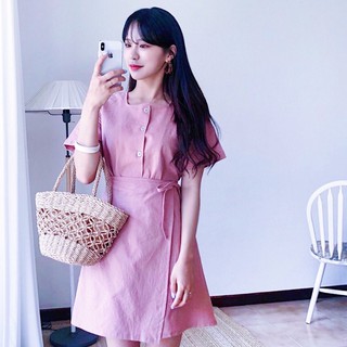 Đầm cổ vuông hồng nút trước đắp tà (kèm hình thật)